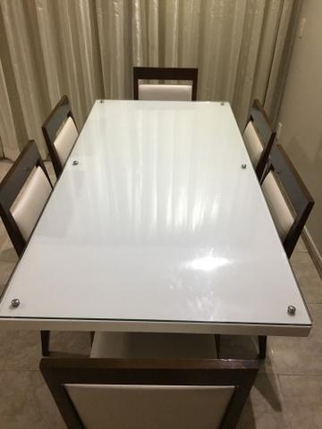 Mesa com 6 cadeiras