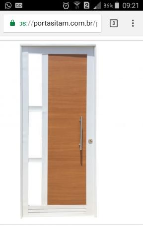 Porta de aço com madeira