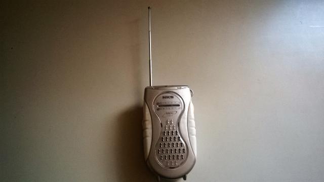 Rádio de Bolso AM/FM Prata modelo AF-136