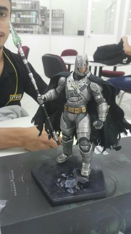 Batman armored 1/10 iron estudios