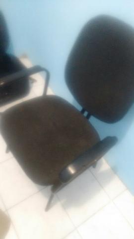 Cadeira de escritório usada