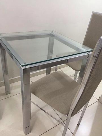 Mesa de vidro + 2 cadeiras