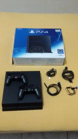 Playstation 4 pouco uso