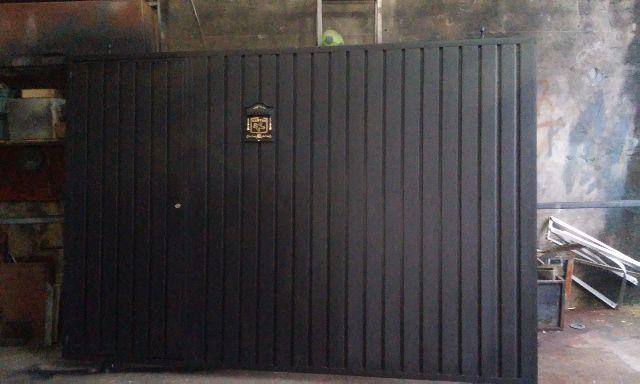 Portao de correr com social