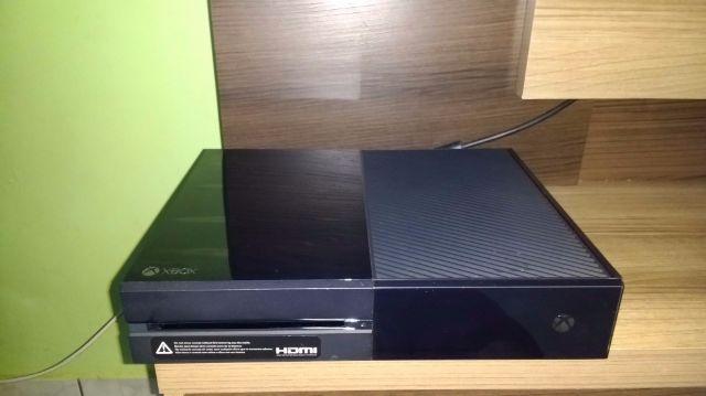 Vende-se Xbox One 500GB Bivolt c/ Kinect + Just Dance  +