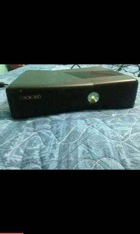 Vendo Xbox 360 travado com 12 jogos originais kinect