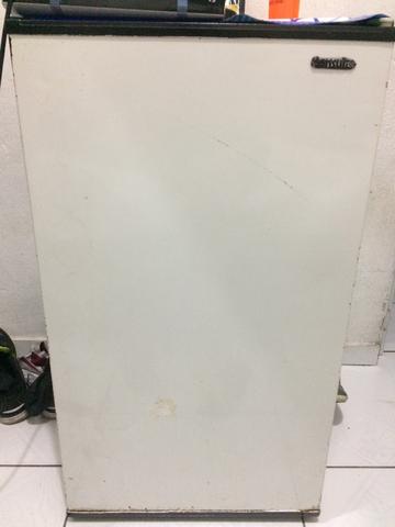 Vendo esse frigobar