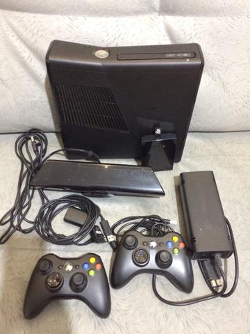 XBOX 360 c/ KINECT - HD 320GB / 2 controles / jogos /
