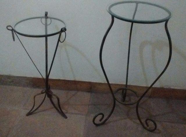 2 Mesas na cor ouro velho