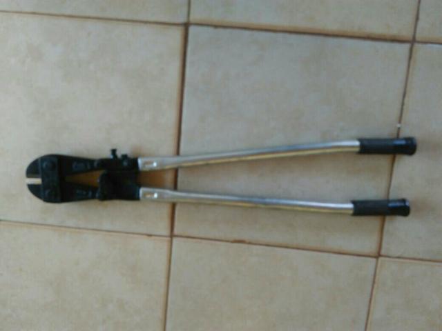 Alicate hidráulico semi novo 30"