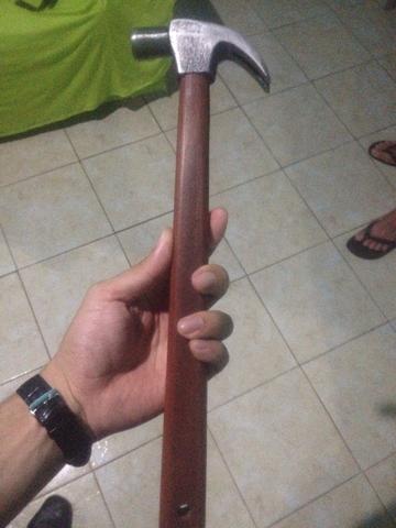 Martelo de cabo longo