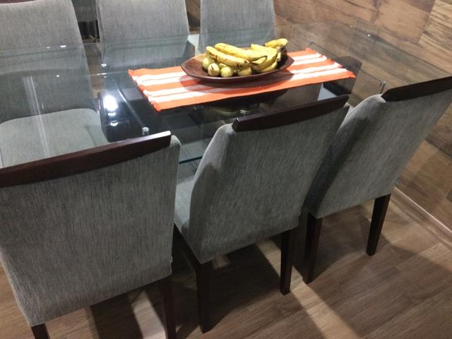 Mesa com 6 cadeiras
