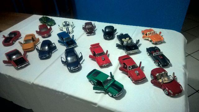 Miniaturas de carros em metal na scala 1/24