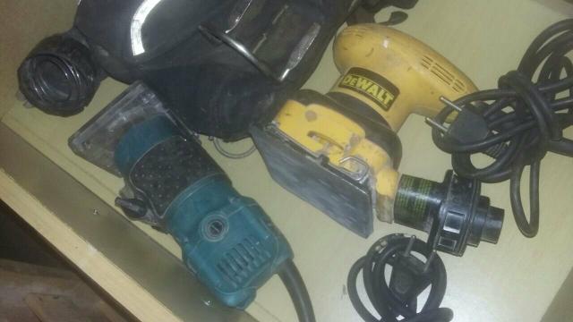 Tupia 220 makita e lixadeira 220 dewalt