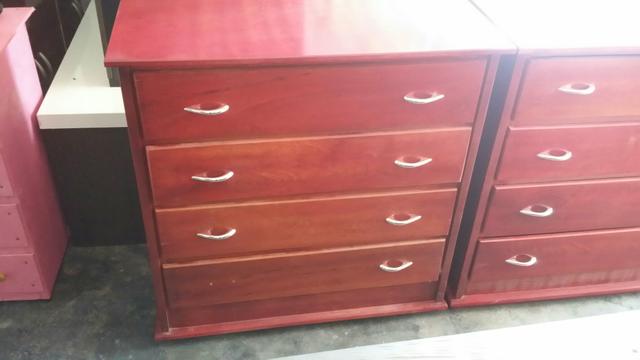 Cômoda 4 gavetas nova  reais.