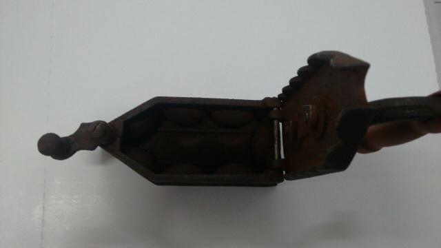 Ferro a carvão relíquia