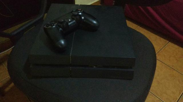 PS4 com DOIS jogos