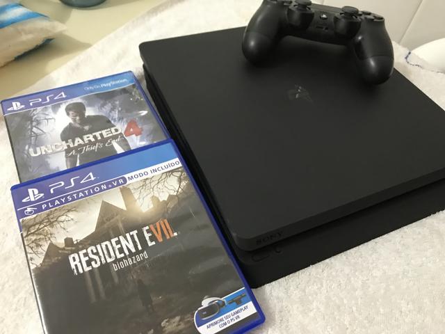 PlayStation 4 + UNCHARTED 4 + RESIDENT EVIL 7