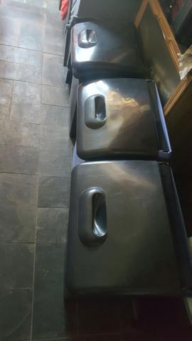 Três lixeiras 60 litros