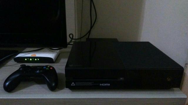Xbox one com 6 jogos
