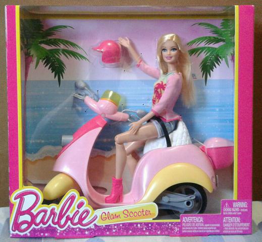 Boneca Barbie com Scoother