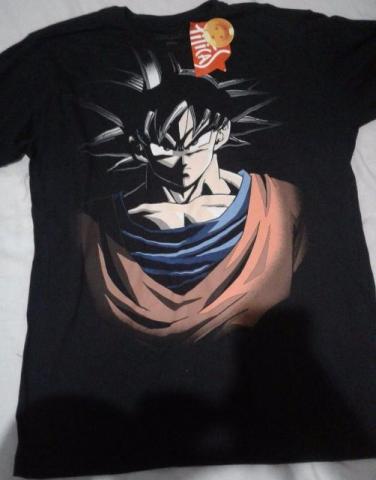 Camiseta Goku NOVA Ainda na etiqueta. (Piticas)