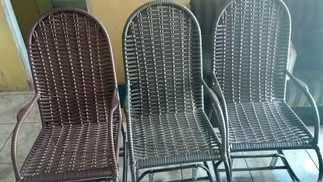 Conjunto de três cadeiras novas 450