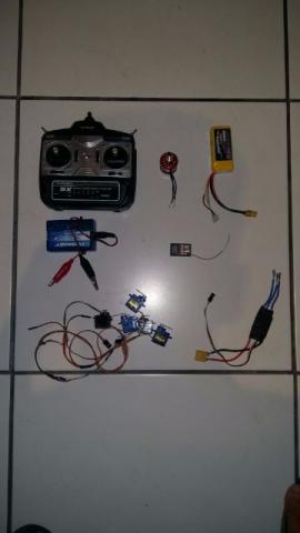 Eletrônica Aeromodelo Completa. (com carregador)