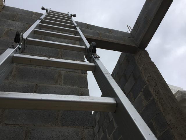 Escada de alumínio 3 em 1