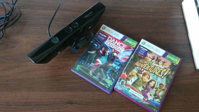 Kinect Xbox 360 com 2 jogos originais