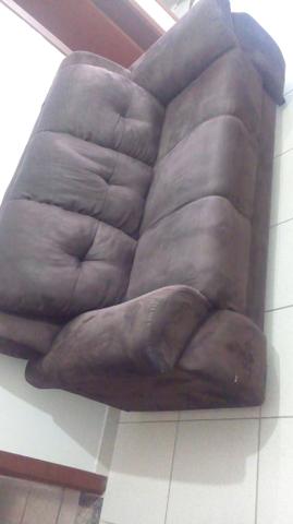 Lindo e confortável Sofá 3 lugares