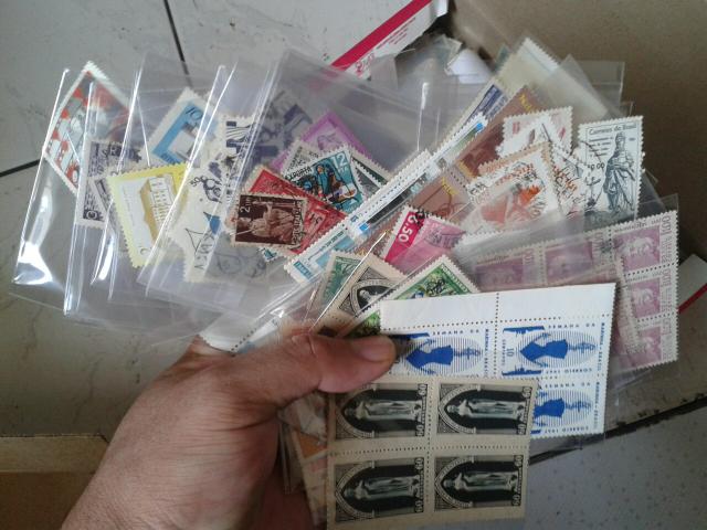 Coleção de selos mais de  selos
