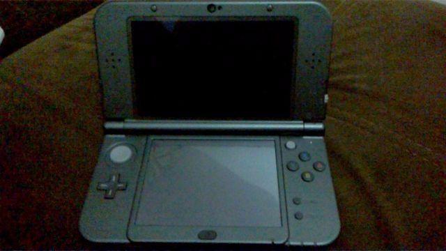 New Nintendo 3DS XL + 2 Jogos