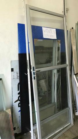Porta de Vidro semi Nova