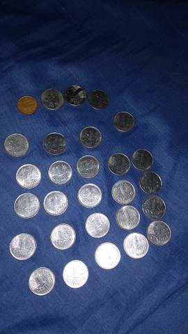 Moedas de 1 centavo e 1 cruzeiro