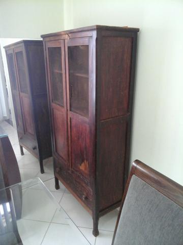 Guarda comida antigo para restaurar