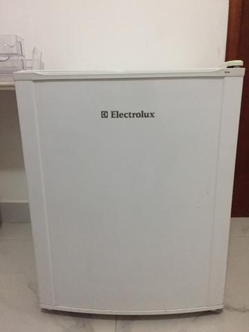 Frigobar Electrolux 80 litros