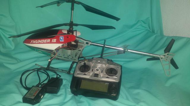 Helicóptero de controle remoto