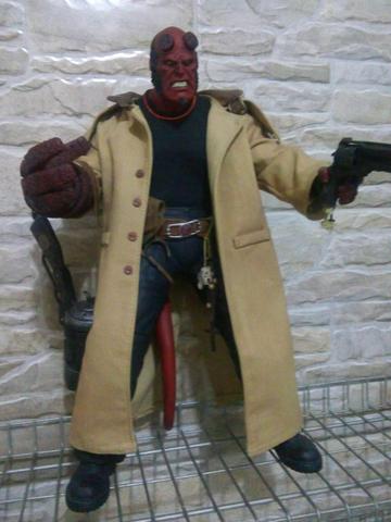 Hellboy Mezco 43 cm