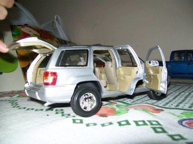 Jeep Grand Cherokee / Motormax 1/18 Novissima Sem Caixa