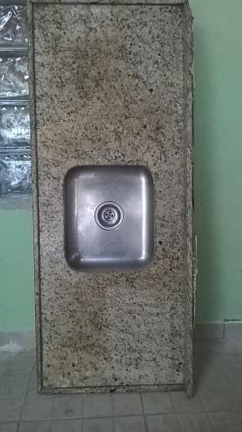 Pia com granito