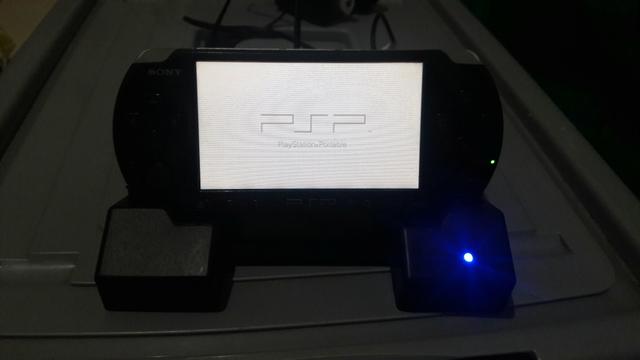 Psp modelo  sem bateria e tampa na parte de tras