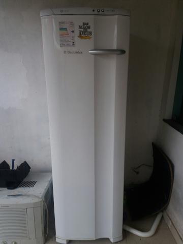 Vende - se um freezer