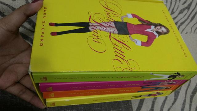 Box Pretty Little Liars em inglês