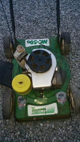 Máquina de cortar grama