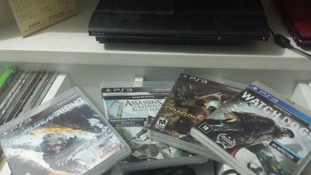 Ps3 + 4jogos + 2 controle