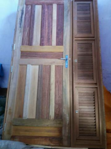Vendo porta trabalhada.nova