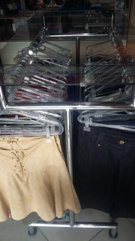 Mesa arara expositora