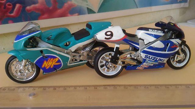 Miniaturas de ferro Motos Honda e Suzuki