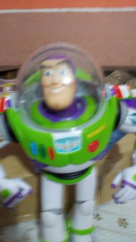 Buzz Lightyear original novo